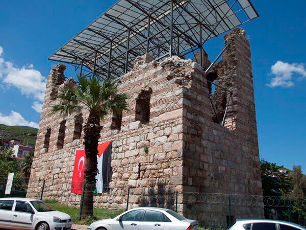 Recent view of the palace of Nymphaion, Laskarid architecture.