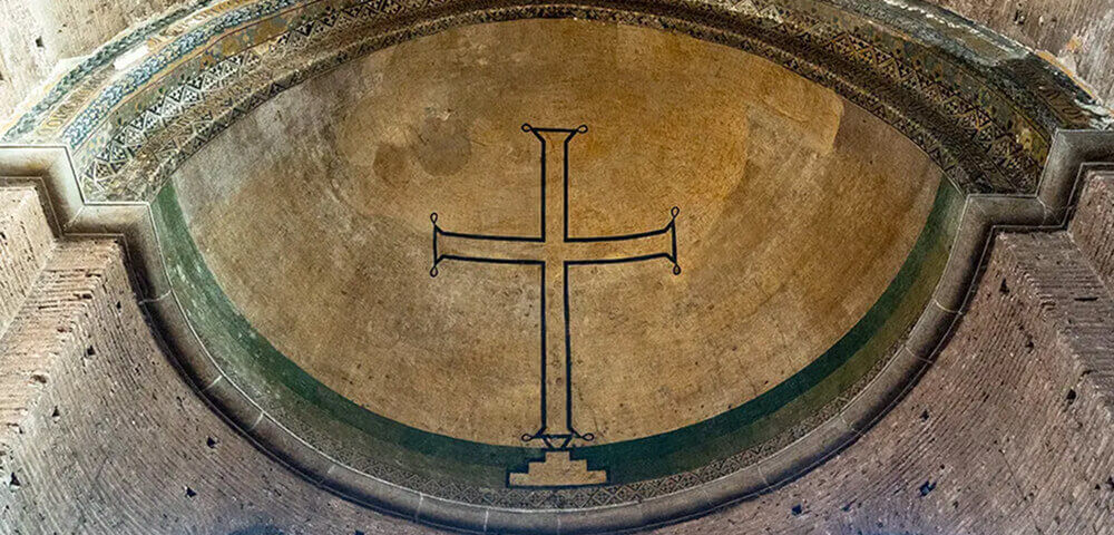 The cross mosaic of the apse of Hagia Irene church in Constantinople, an example of iconoclast art