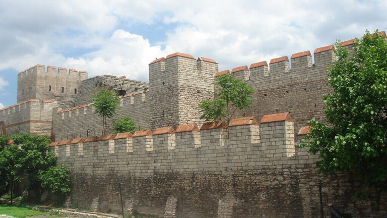 Byzantine fortifications, city walls of Constantinople