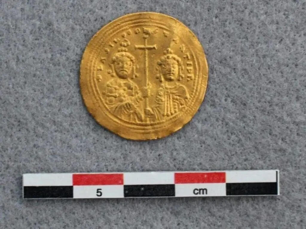 Byzantine Gold nomisma showing Basil II and Constantine discovered in Norway