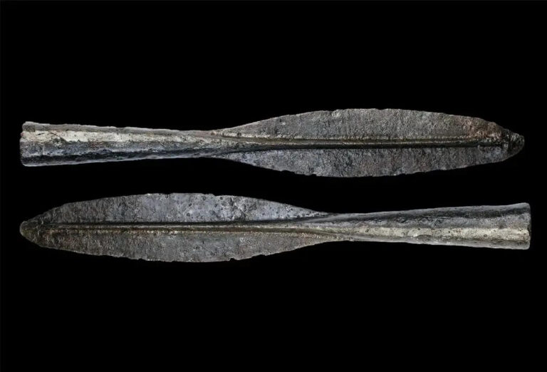 Arrowheads from the battle of Mantzikert between the Byzantine and Seljuk Empires