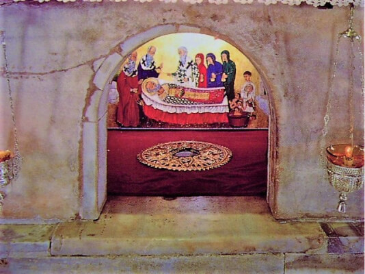 Saint Nicholas Tomb in the cathedral of Bari