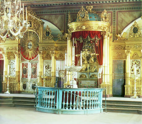 Shrine of the Hodegetria icon in the cathedral of Smolensk, photography by Prokudin-Gorsky, 1912
