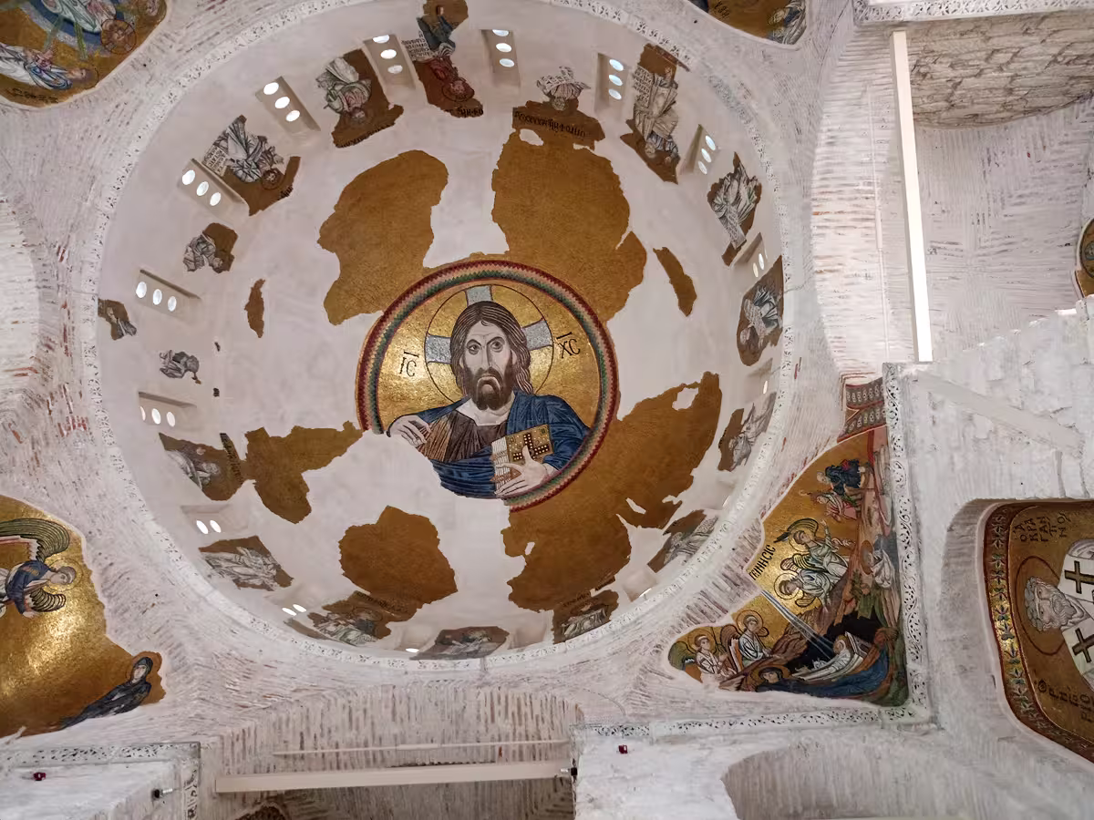 Daphni Monastery, the dome with Pantocrator and the squinshes